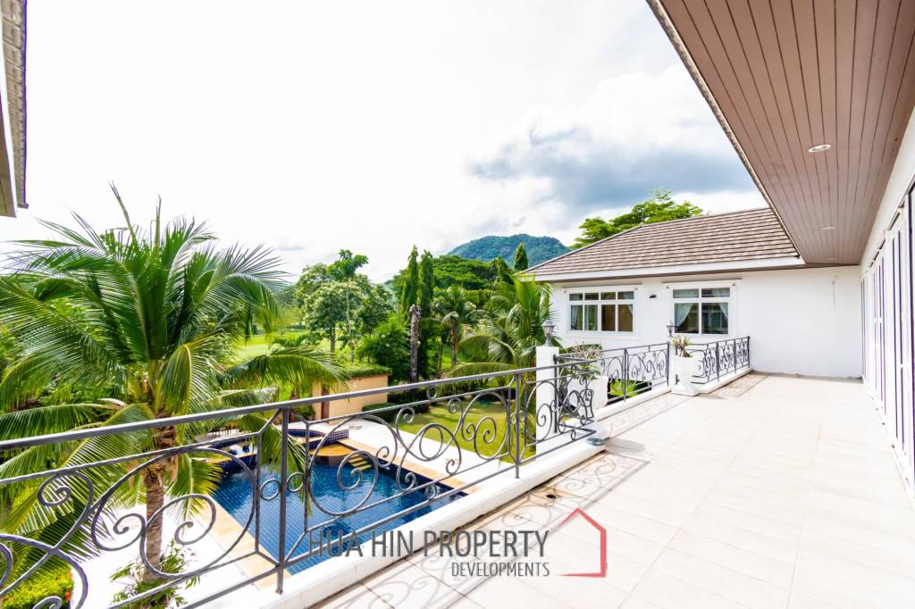 PALM HILLS : Luxurious 7 Bed Pool Villa in large land plot