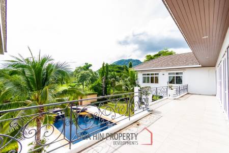 PALM HILLS : Luxurious 7 Bed Pool Villa in large land plot