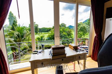 PALM HILLS : Luxurious 7 Bed Pool Villa in large land plot