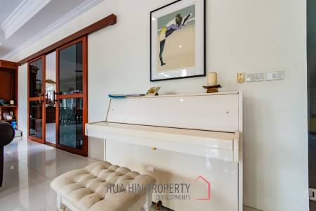 PALM HILLS : Luxurious 7 Bed Pool Villa in large land plot