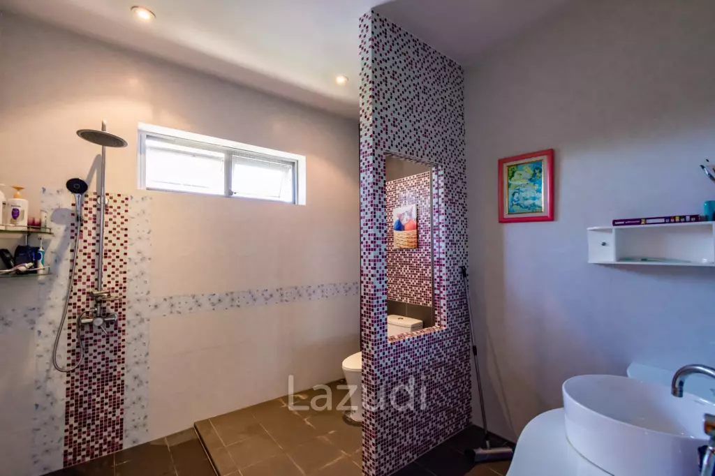 PALM HILLS : Luxurious 7 Bed Pool Villa in large land plot