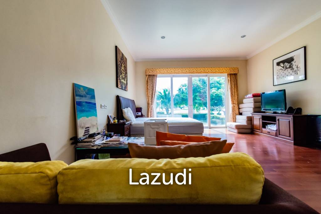 PALM HILLS : Luxurious 7 Bed Pool Villa in large land plot