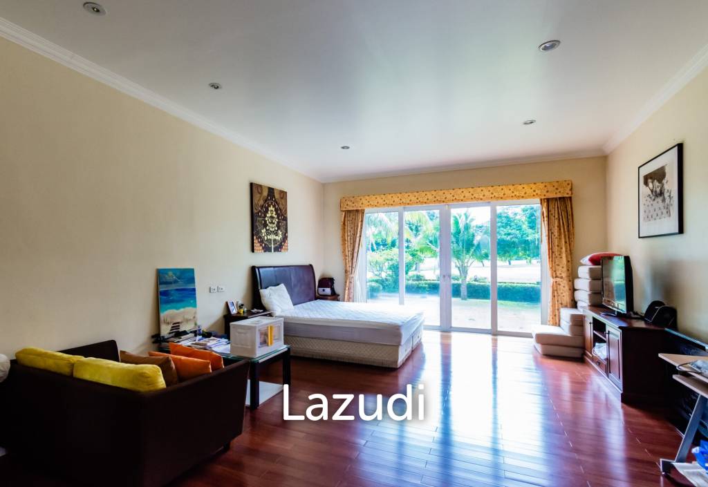 PALM HILLS : Luxurious 7 Bed Pool Villa in large land plot