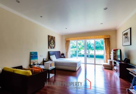 PALM HILLS : Luxurious 7 Bed Pool Villa in large land plot