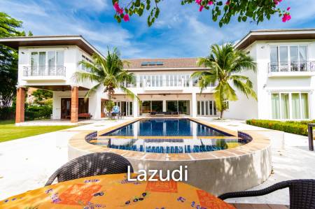 PALM HILLS : Luxurious 7 Bed Pool Villa in large land plot