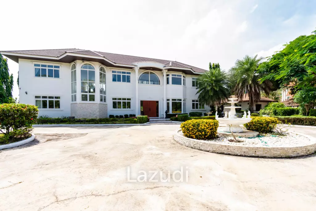 PALM HILLS : Luxurious 7 Bed Pool Villa in large land plot