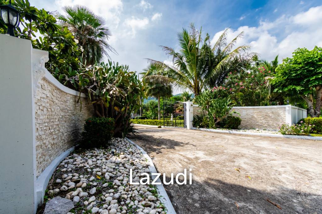 PALM HILLS : Luxurious 7 Bed Pool Villa in large land plot