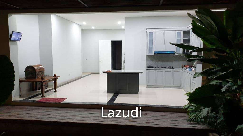 Contemporary Villa in Kerobokan Bali Gunung Salak