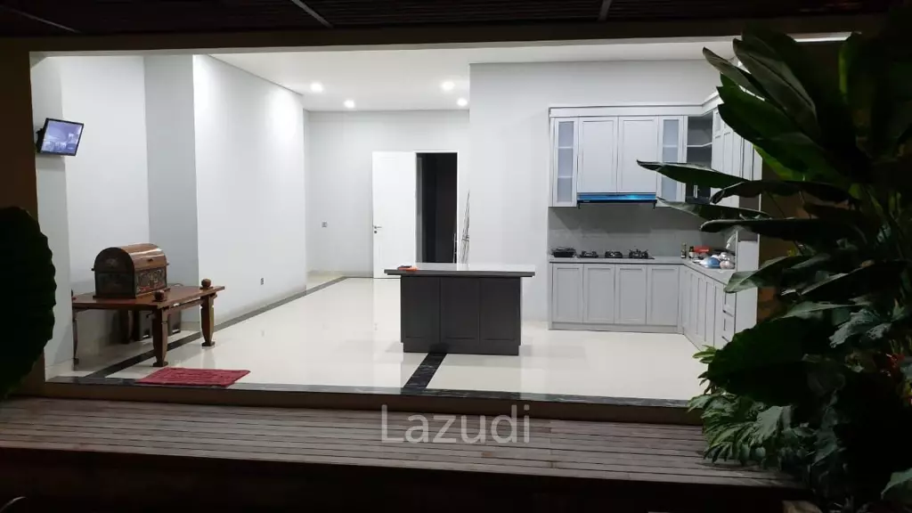 Contemporary Villa in Kerobokan Bali Gunung Salak