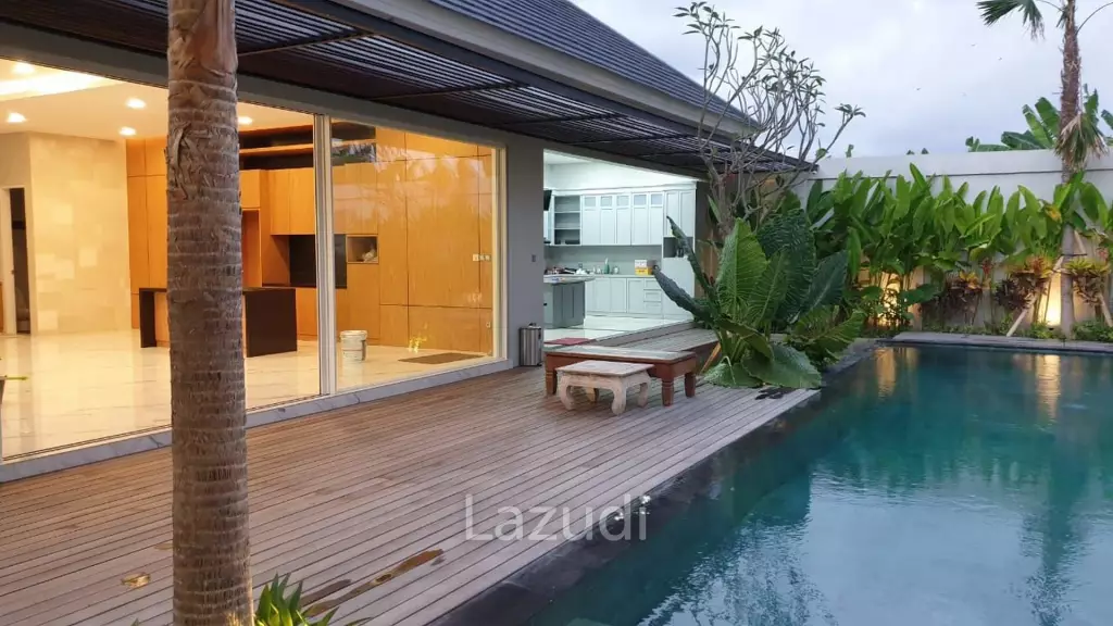 Contemporary Villa in Kerobokan Bali Gunung Salak