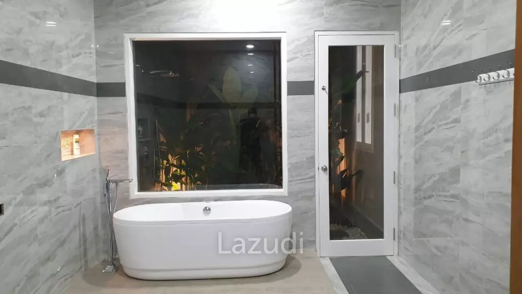 Contemporary Villa in Kerobokan Bali Gunung Salak