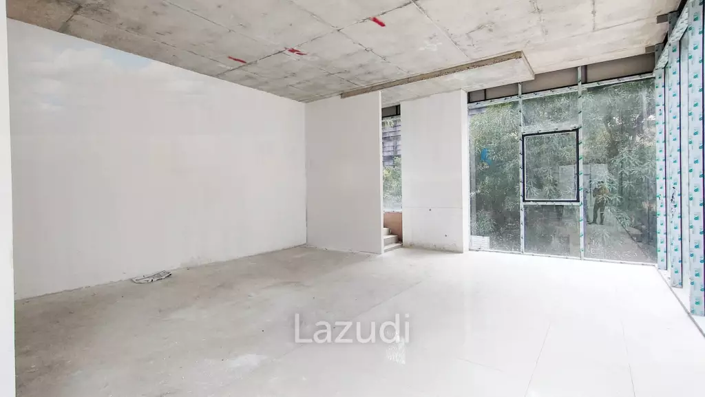Retail space for rent in Klongtoey