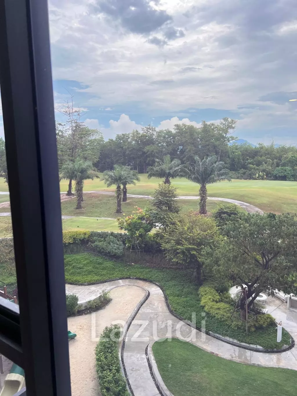 1 Bed 1 Bath 39 SQ.M Laguan Sky Park