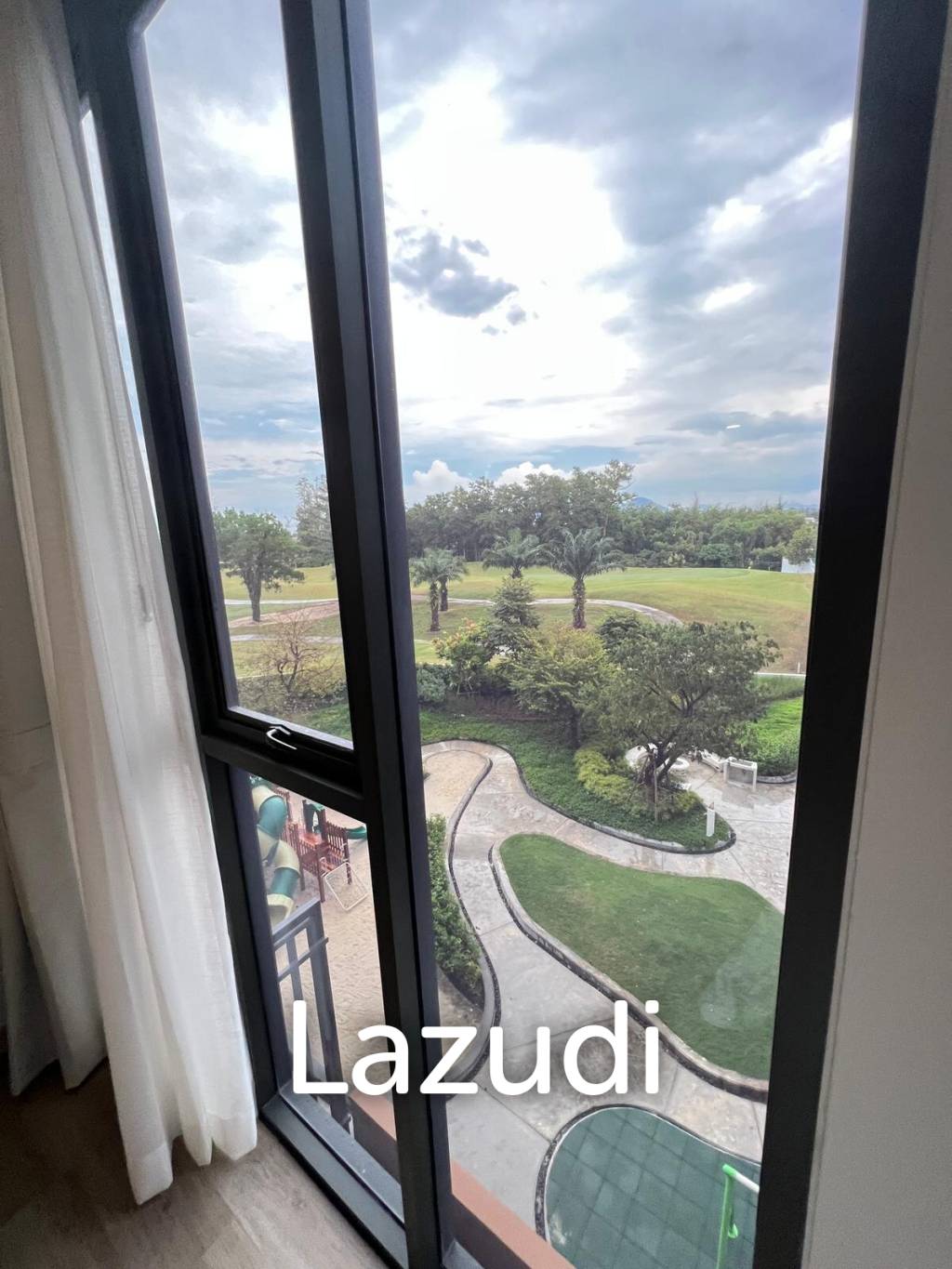 1 Bed 1 Bath 39 SQ.M Laguan Sky Park