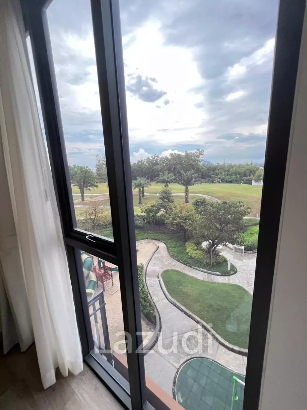 1 Bed 1 Bath 39 SQ.M Laguan Sky Park