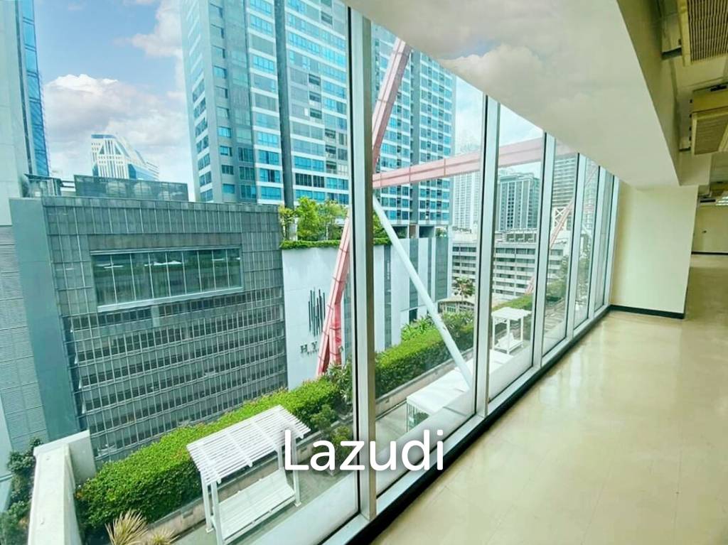 Office space for rent in Watthana