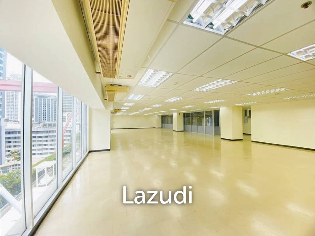 Office space for rent in Watthana