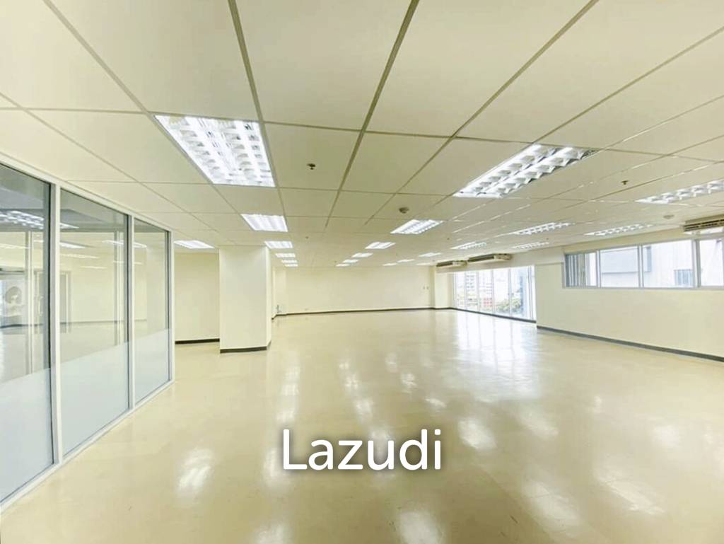 Office space for rent in Watthana