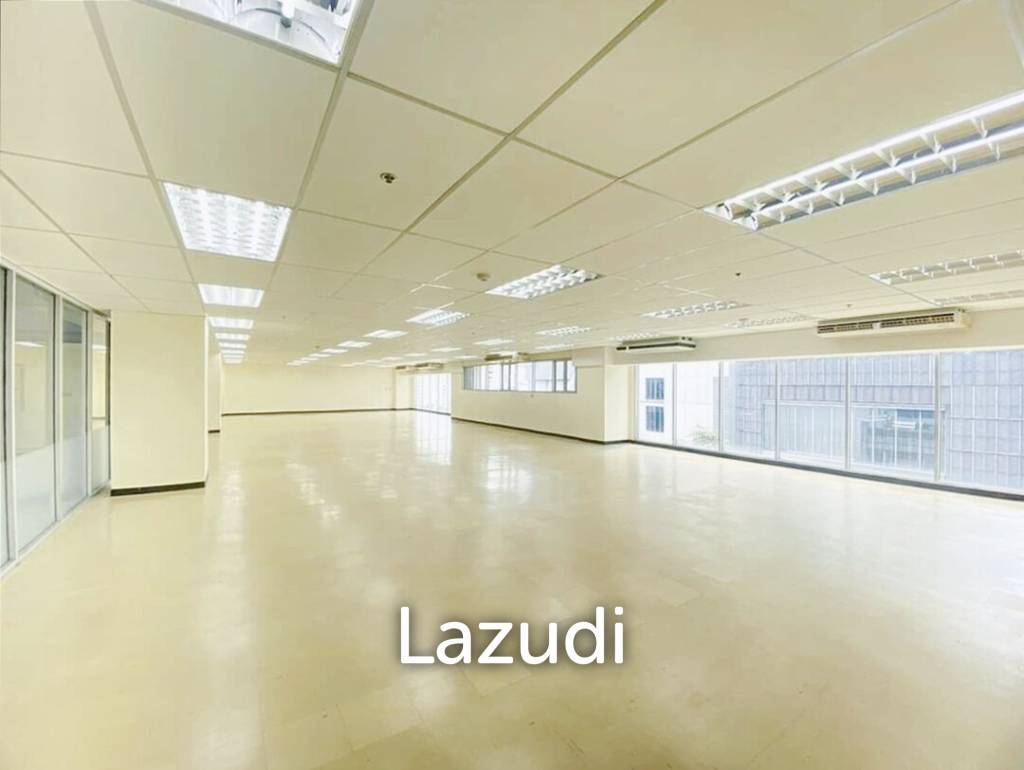 Office space for rent in Watthana
