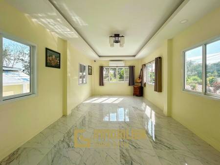 Private 3 Beds House 300SQ.M for Sale In Soi 6