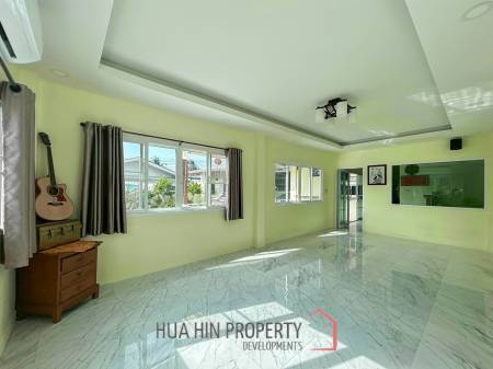 Private 3 Beds House 300SQ.M for Sale In Soi 6