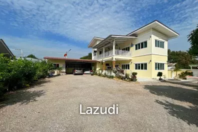 Private 3 Beds House 300SQ.M for Sale In Soi 6