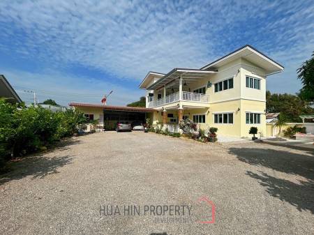 Private 3 Beds House 300SQ.M for Sale In Soi 6