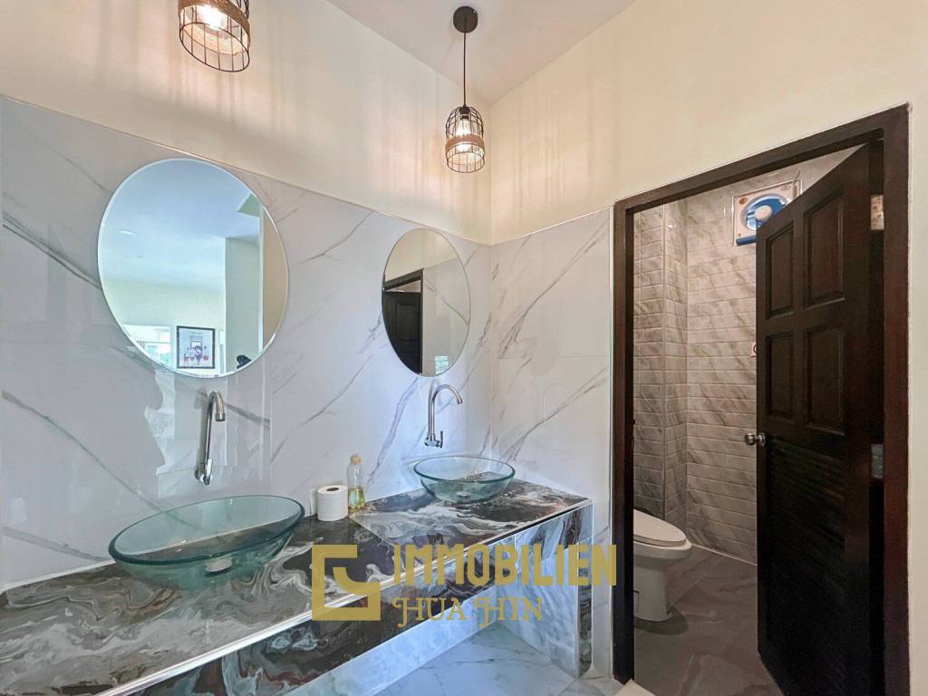 Private 3 Beds House 300SQ.M for Sale In Soi 6