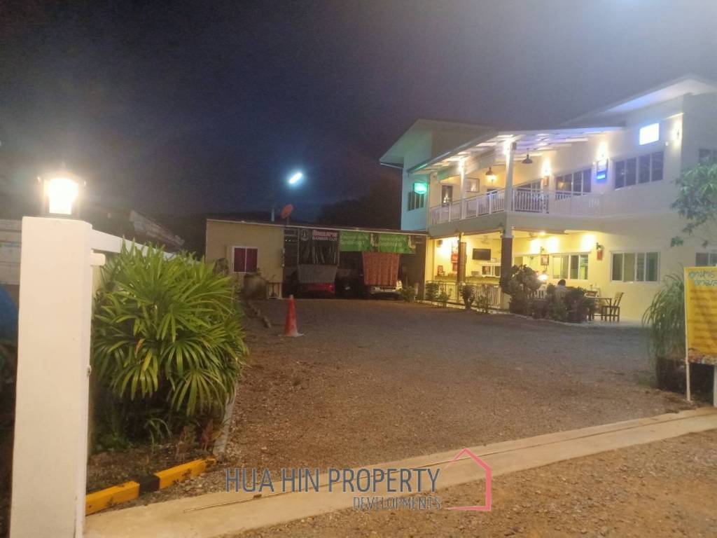 Private 3 Beds House 300SQ.M for Sale In Soi 6