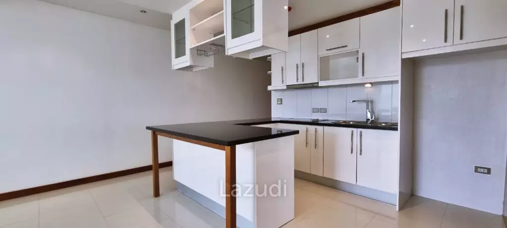 3 Beds 1 Bath 106 SQ.M. La Royale Condo