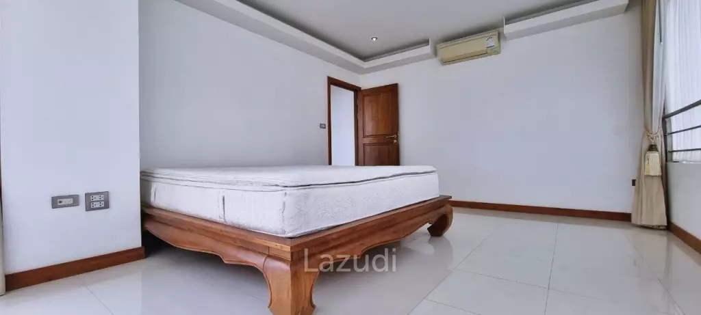 3 Beds 1 Bath 106 SQ.M. La Royale Condo