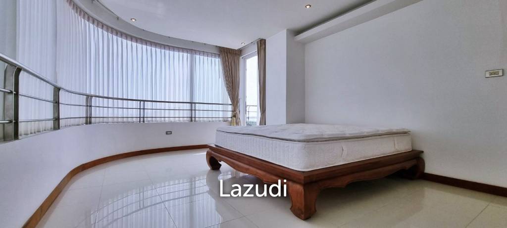 3 Beds 1 Bath 106 SQ.M. La Royale Condo