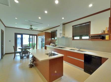 Sai Taan Villas Luxury 4 Bedroom Pool Villa in Bangtao