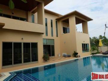Spacious 4-Bedroom Private Pool Villa in Rawai