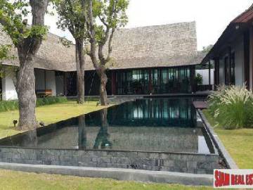 Impressive 4-Bedroom Courtyard Luxury Villa in Koh Kaew