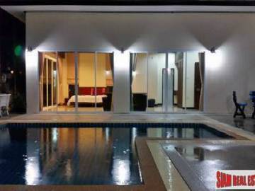 Grand Contemporary Six Bedroom Pool Villa in Kathu