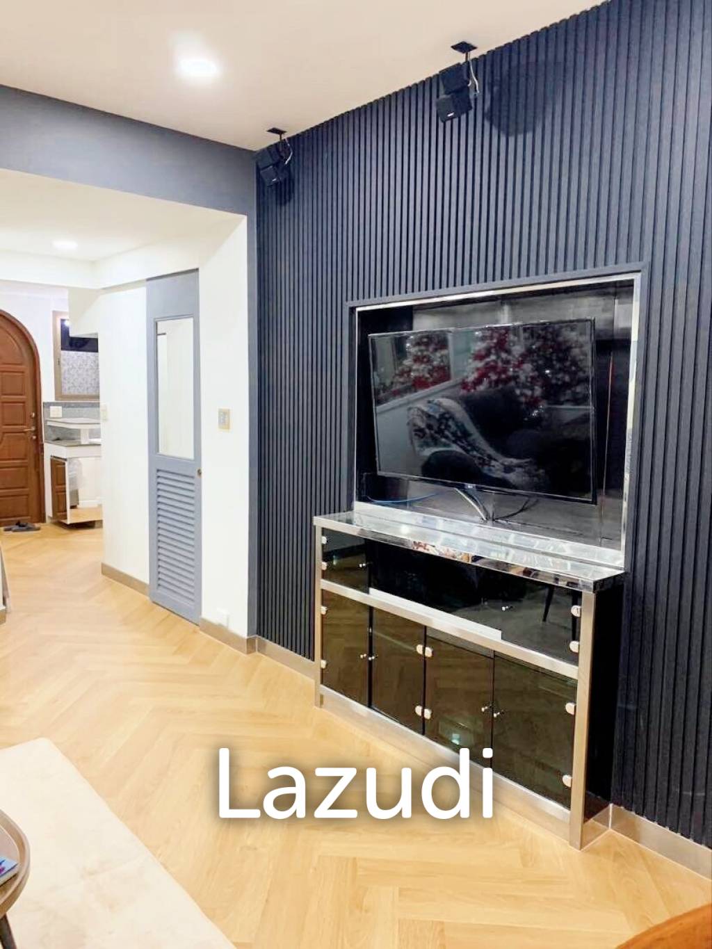 2 Bed 1 bath 68 SQ.M Prasanmit Condominium