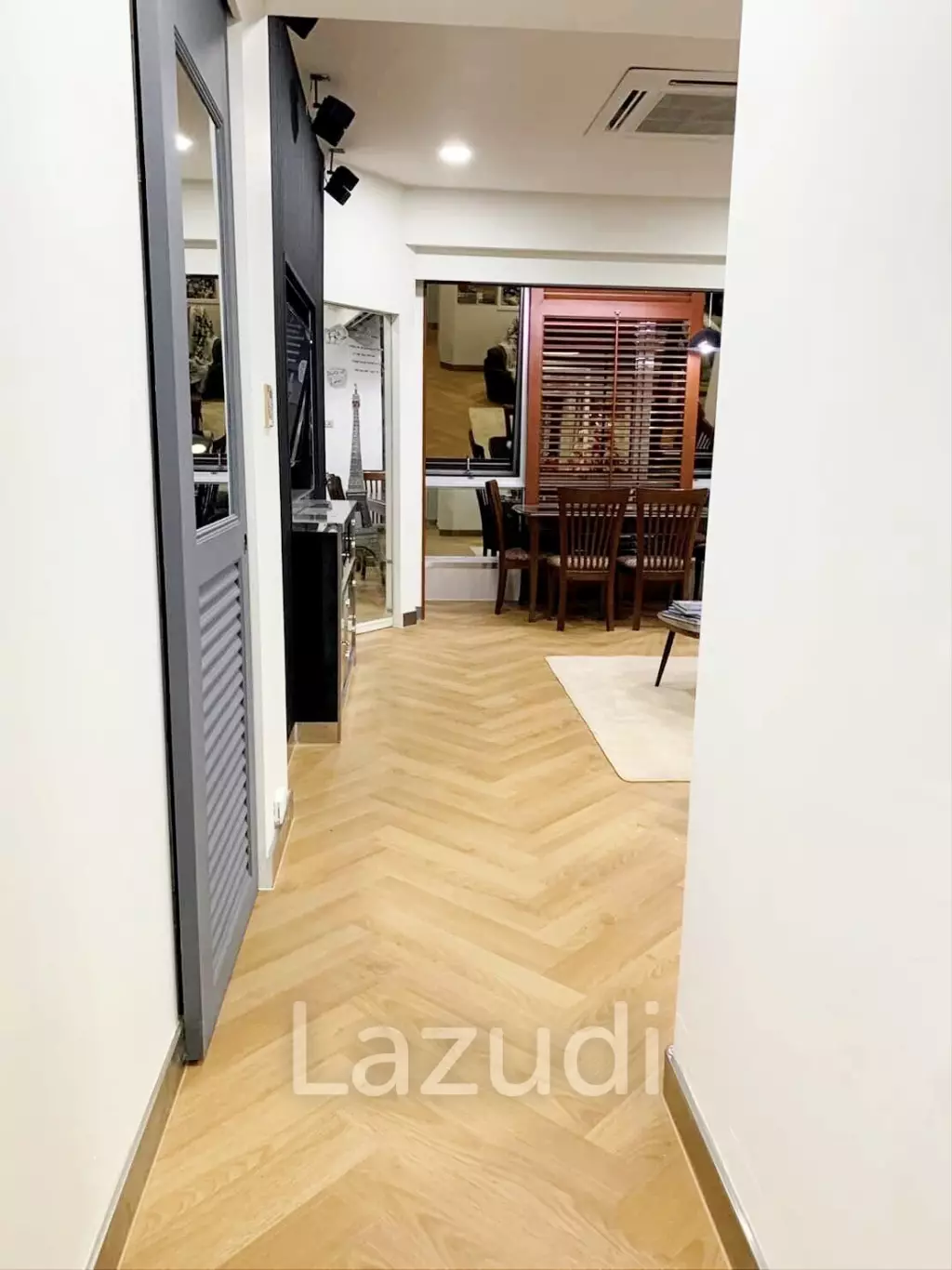 2 Bed 1 bath 68 SQ.M Prasanmit Condominium