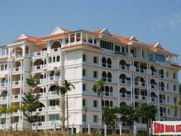 The Heritage Suites Penthouse | Two-Bedroom Penthouse with Private Jacuzzi in Kathu