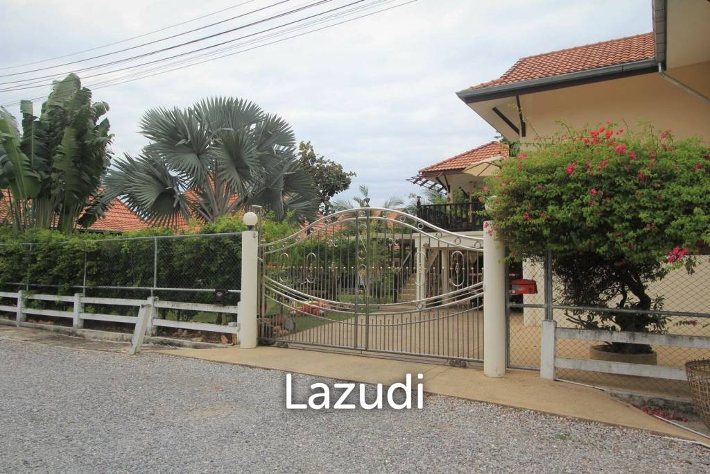 Royal Garden Resort : Brilliant Spacious and Modern Family Home
