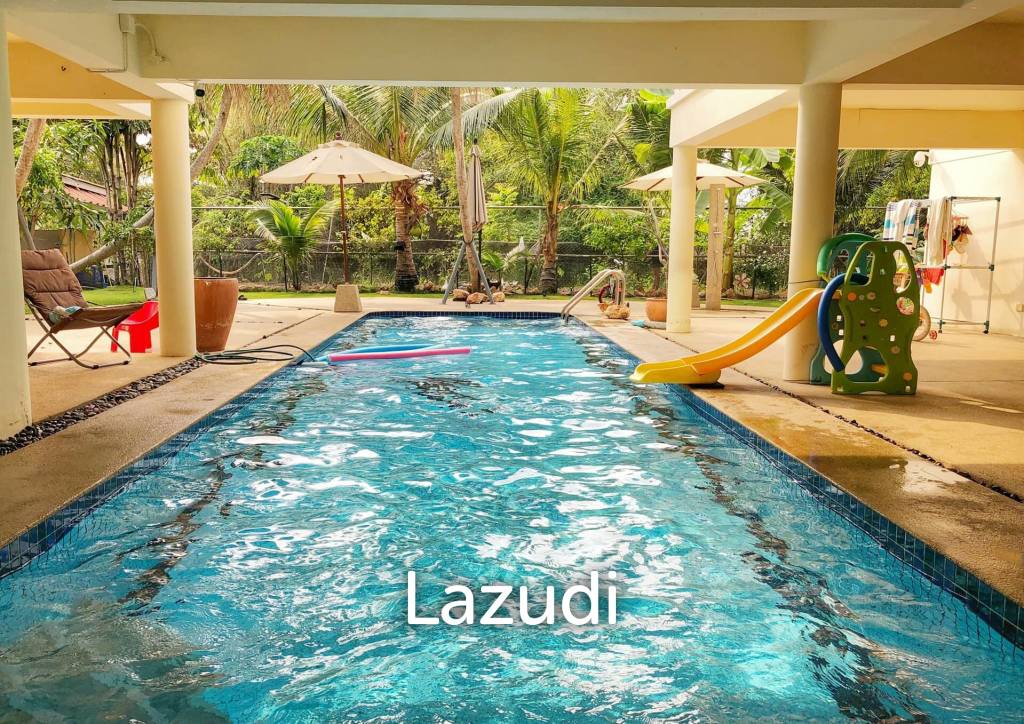 Royal Garden Resort : Brilliant Spacious and Modern Family Home