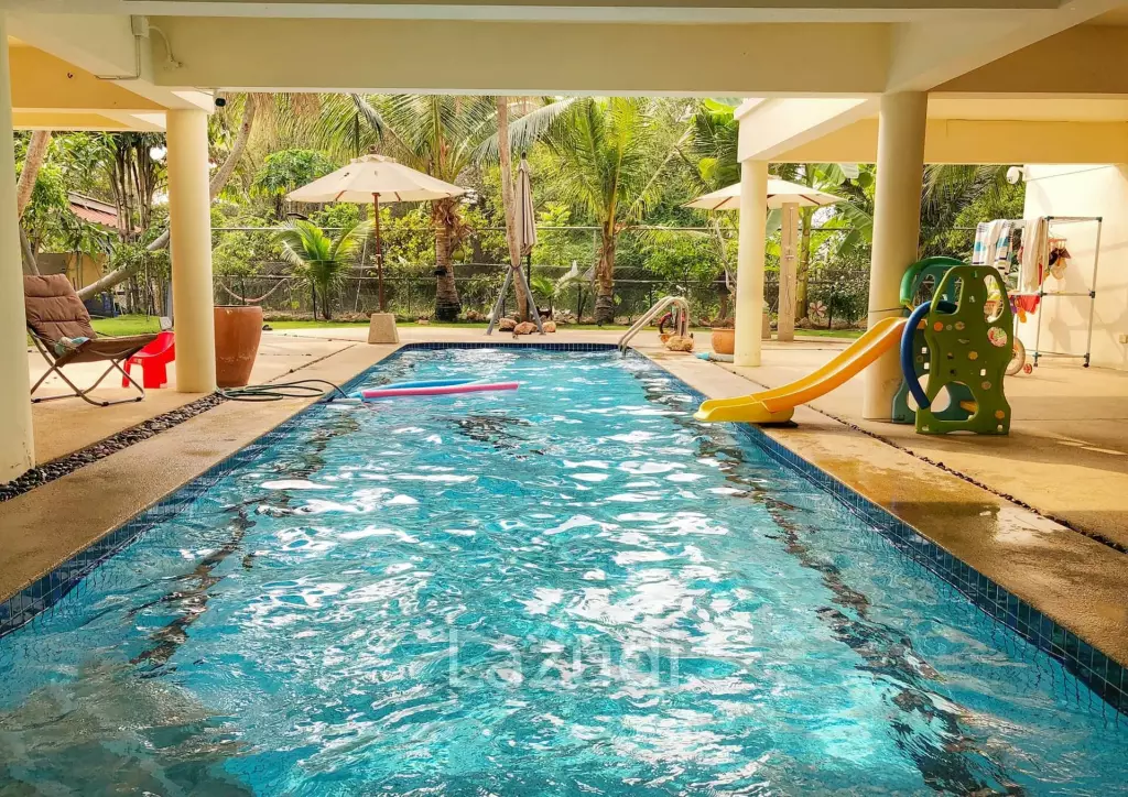 Royal Garden Resort : Brilliant Spacious and Modern Family Home