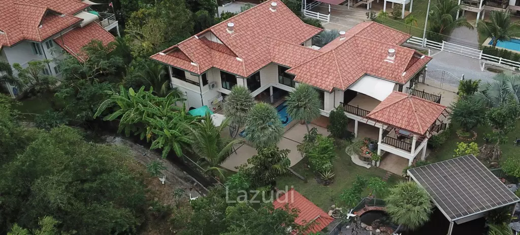 Royal Garden Resort : Brilliant Spacious and Modern Family Home