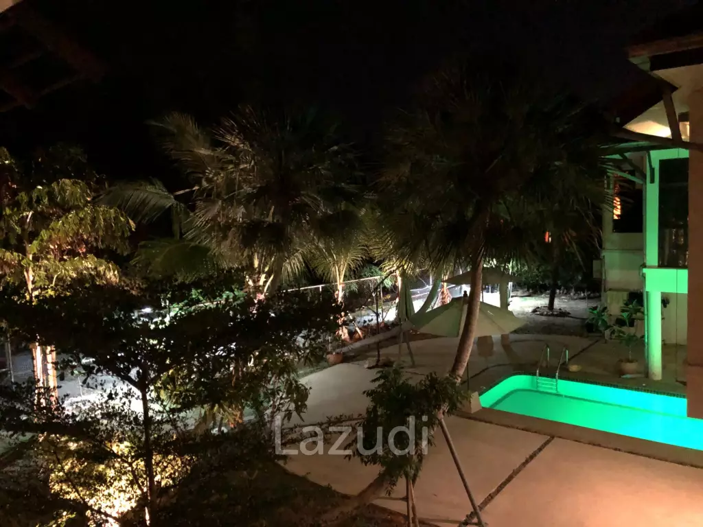 Royal Garden Resort : Brilliant Spacious and Modern Family Home