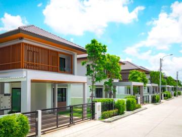 3 Bed 3 Bath 210 SQM, Areeya Como Primo Bangna Wongwaen 3