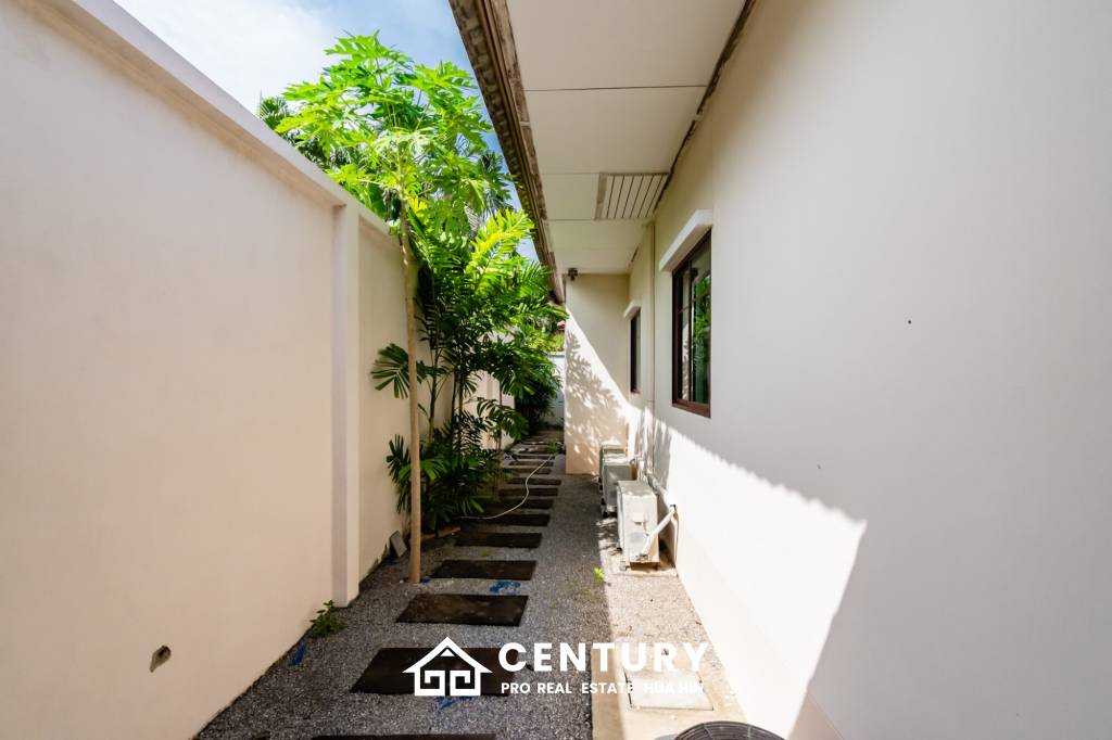 424 Sqm 3 Bed 2 Bath Villa For Sale