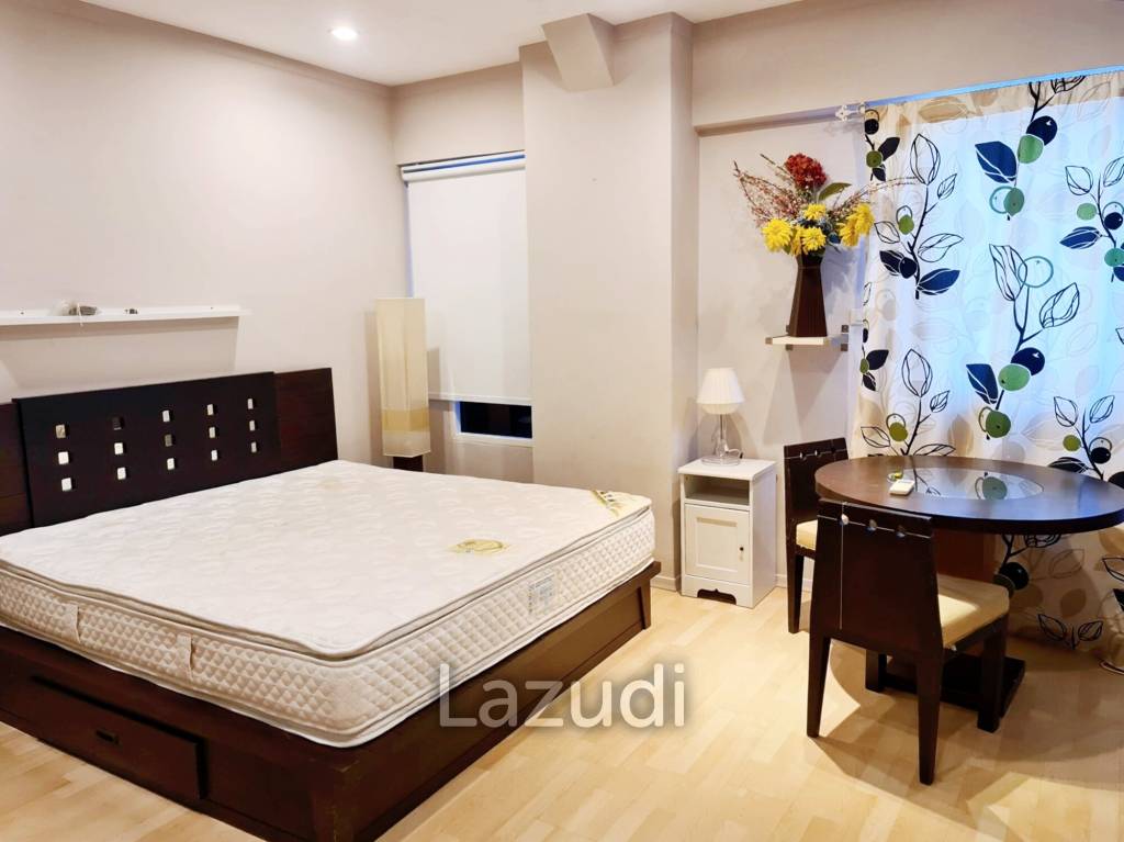 Studio 1 Bath 32 SQ.M Baan Siri Sathorn