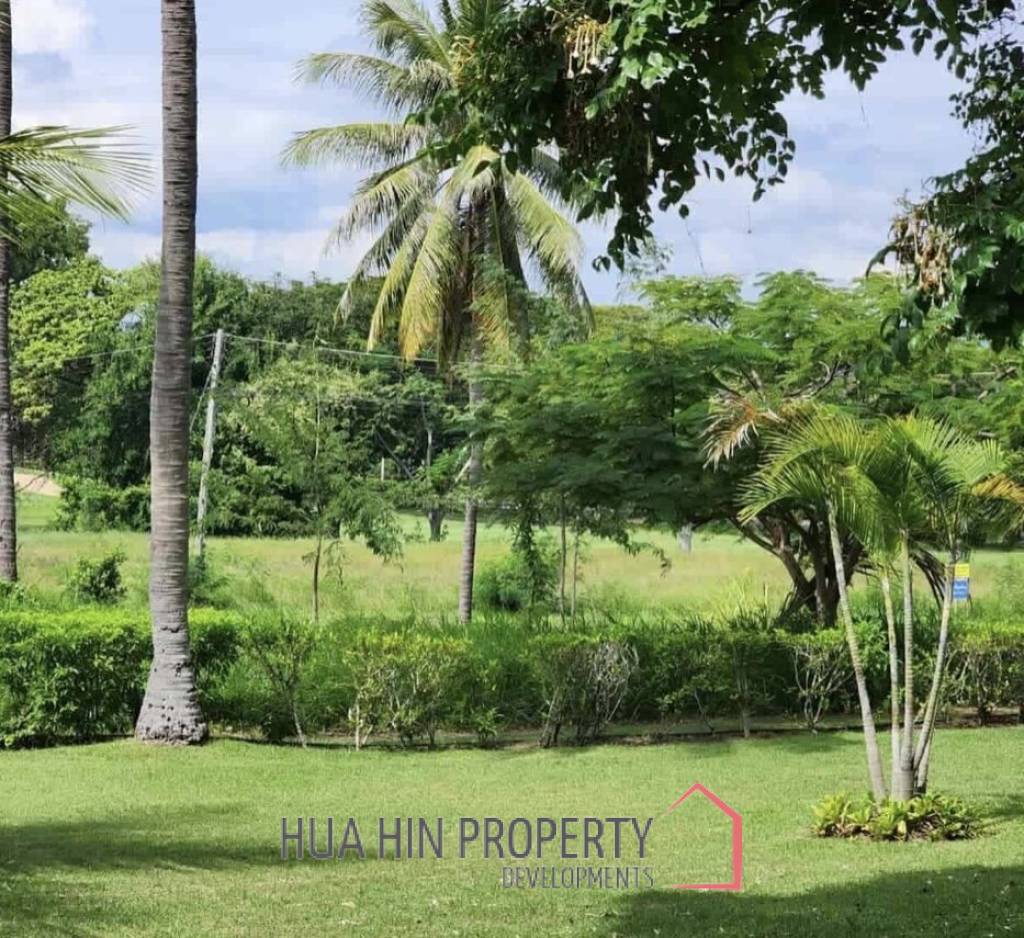 CONDO PALM HILL  : 2 bed groundfloor golf condo