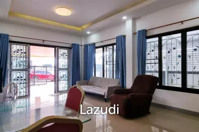 3 Beds 2 Baths 180 SQ.M. Ban Phumsiri
