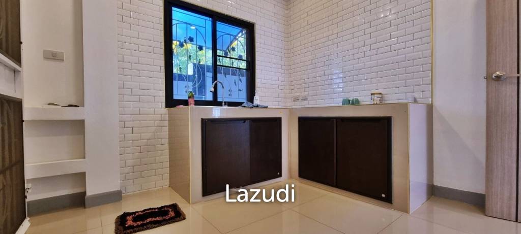 3 Beds 2 Baths 180 SQ.M. Ban Phumsiri